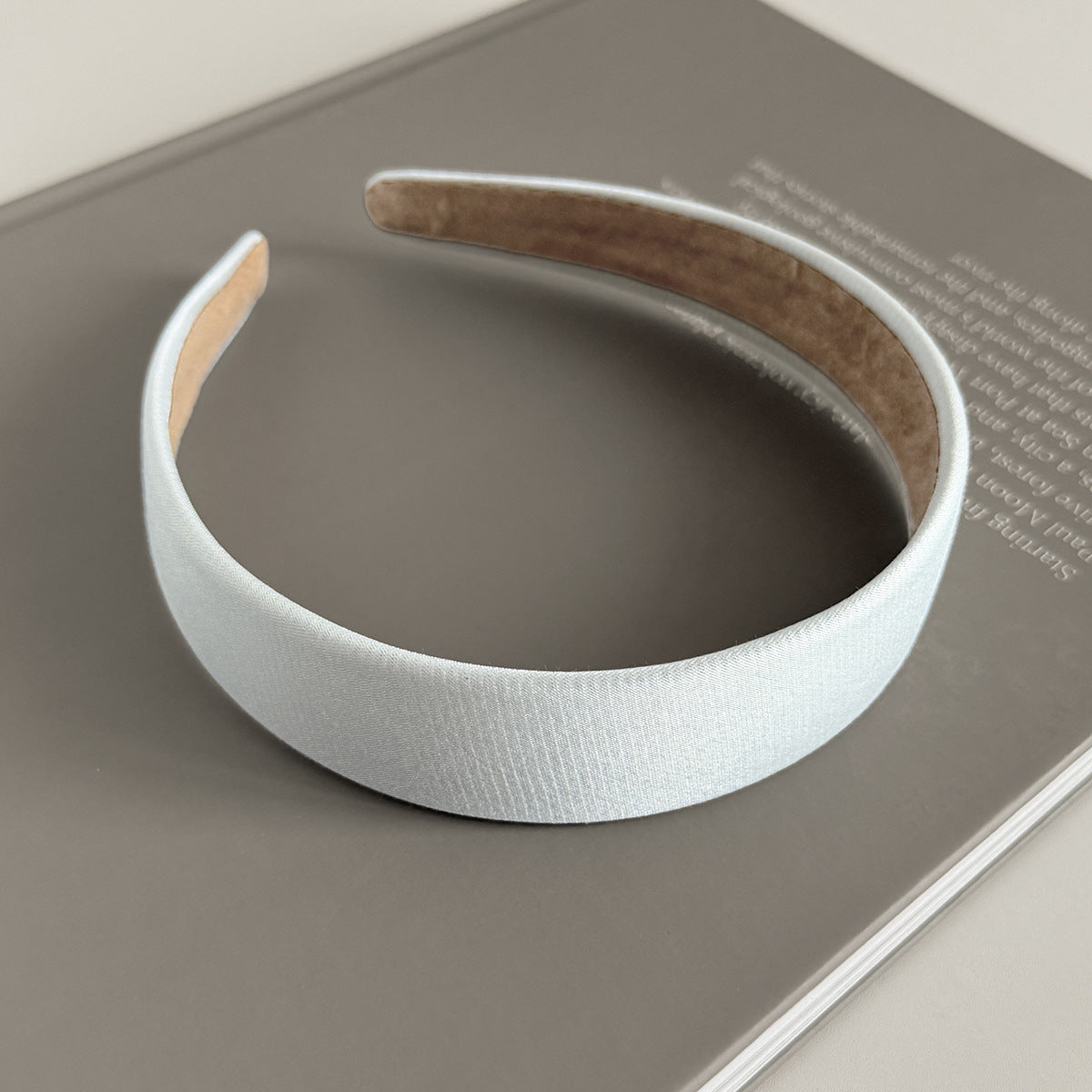 3cm wide corrugated headband