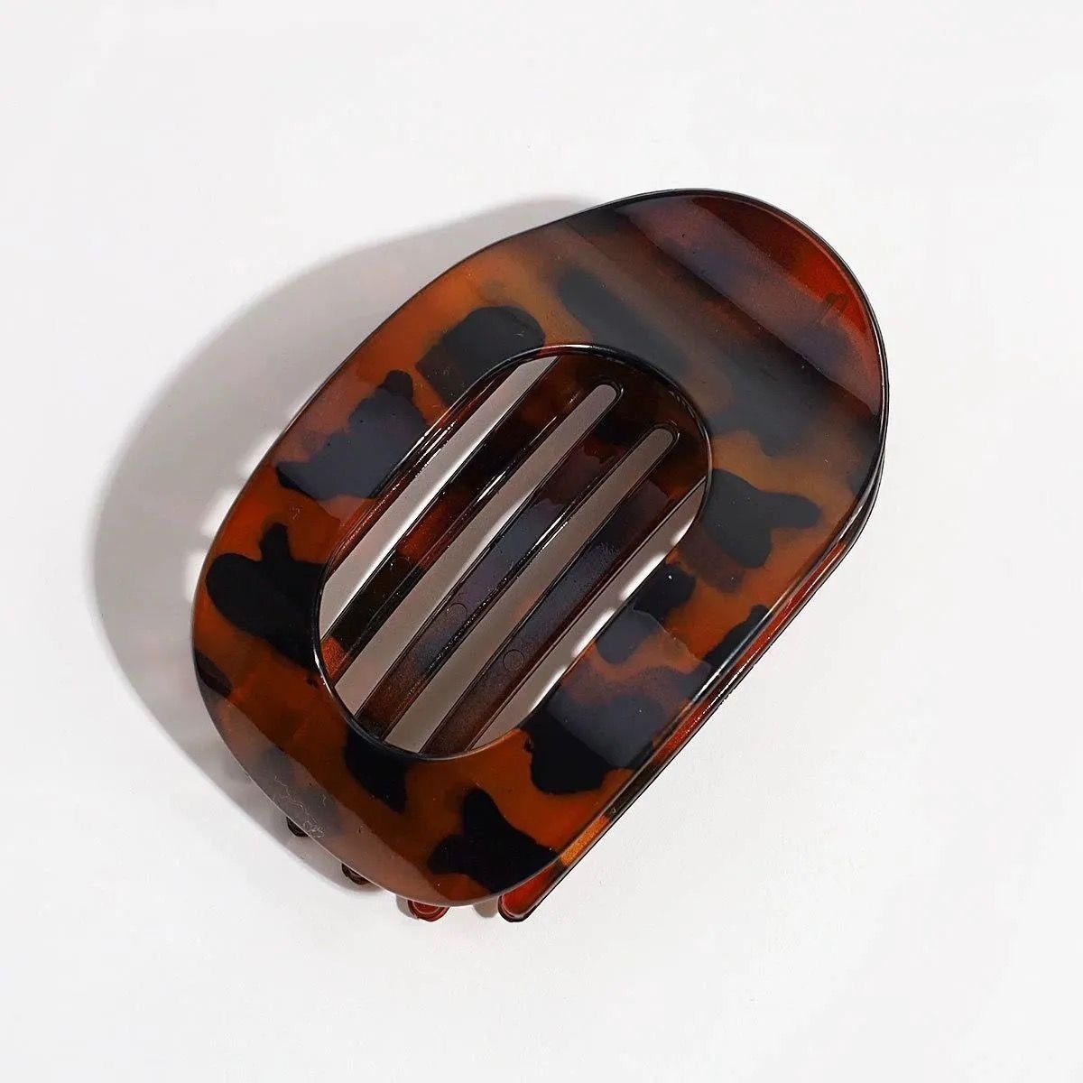 Oval flat hair claw