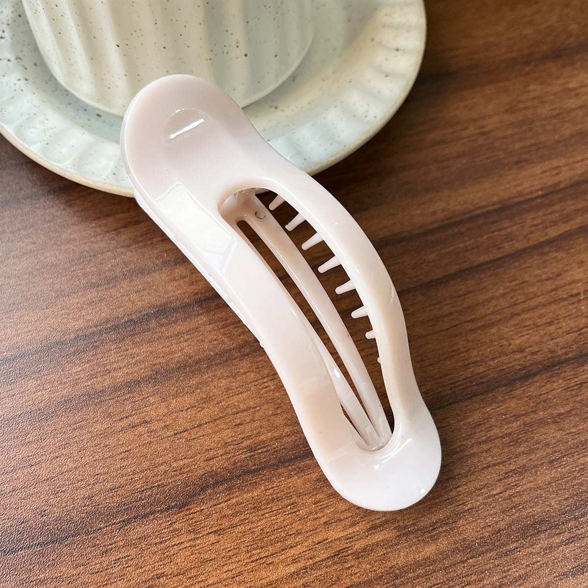 Large acrylic Ibis claw with teeth