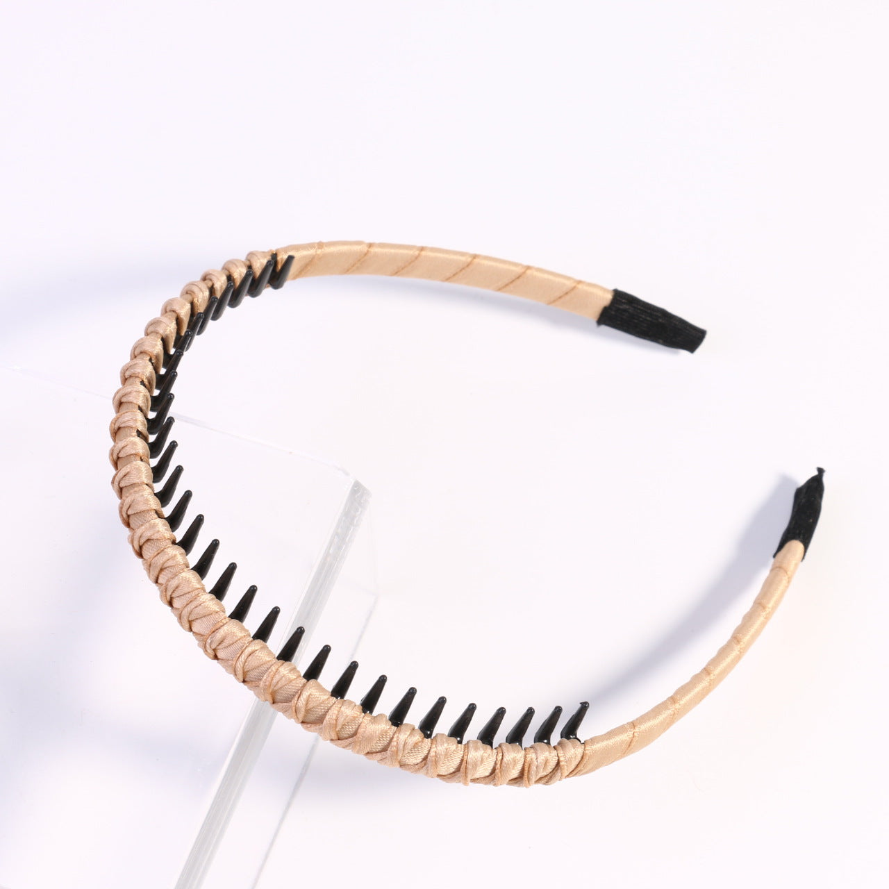 Satin ruched headband with teeth