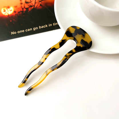 Resin small wavy hair fork