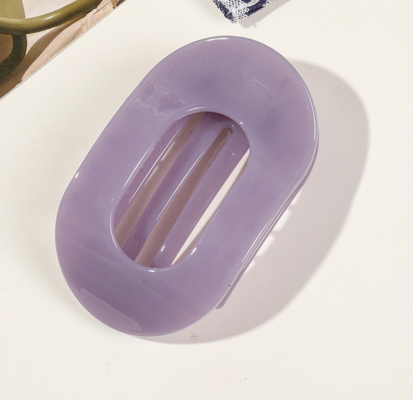 Large oval flat hair claw