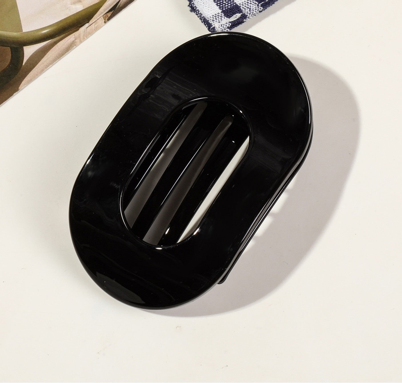 Large oval flat hair claw