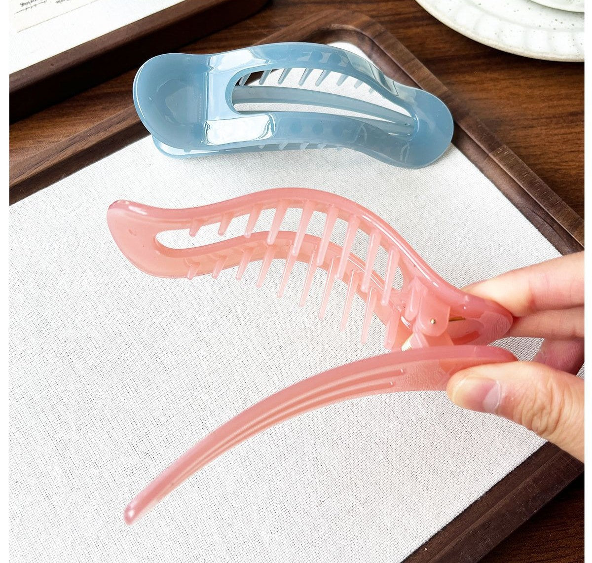 Large acrylic Ibis claw with teeth