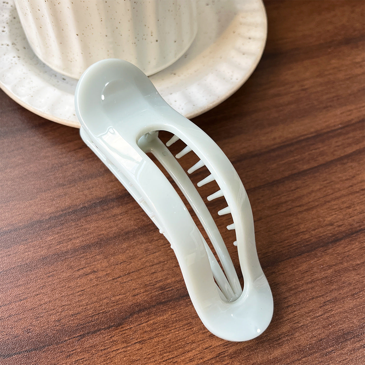 Large acrylic Ibis claw with teeth