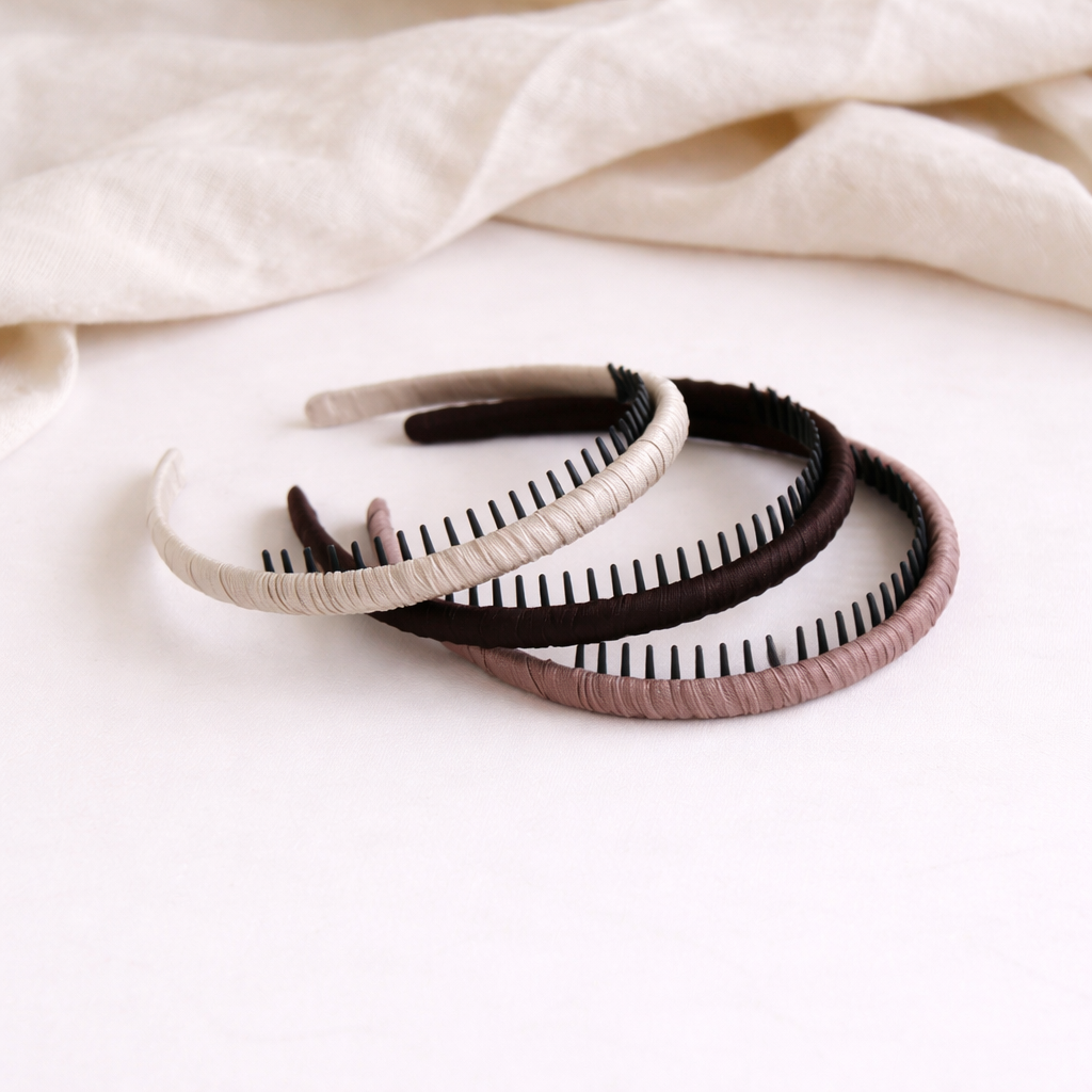 Ruched headband with teeth