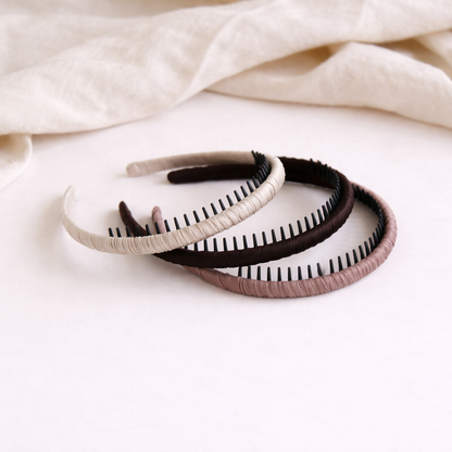 Ruched headband with teeth