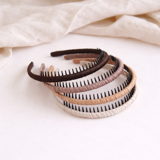 Ruched headband with teeth