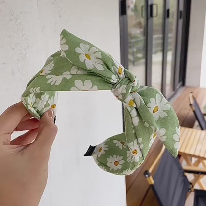 Daisy print headband with bow