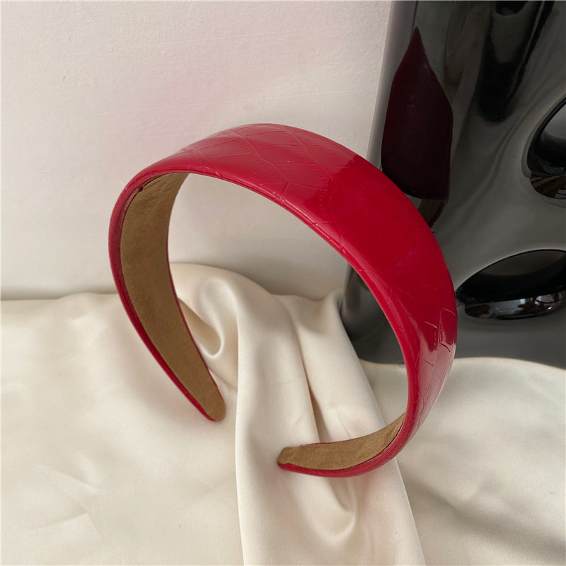 Stone patterned thinly padded leather headband