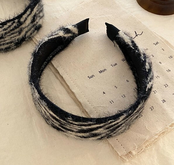 Black White knitted furry headband