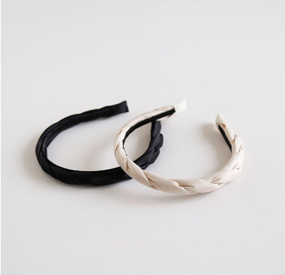 Sponged satin twist top slim headband