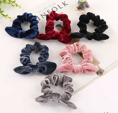 Velvet scrunchies with small bow