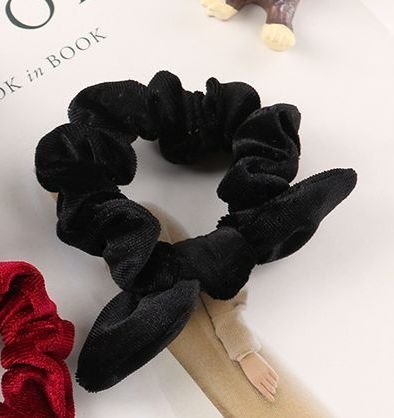 Velvet scrunchies with small bow