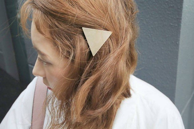 Metallic triangle hair slide